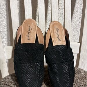Free People Black Textured Mules